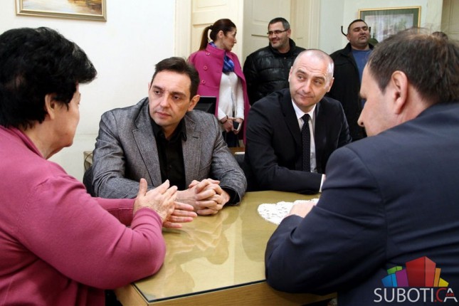 Ministar Vulin u poseti Udruženju penzionera