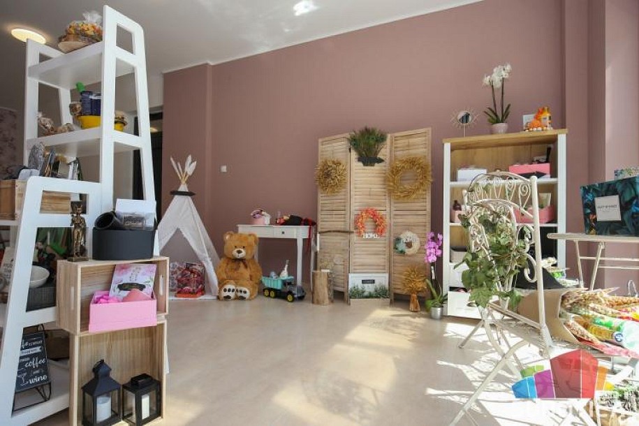 Otvorena prodavnica poklon paketa i dekoracija "Inamorana"