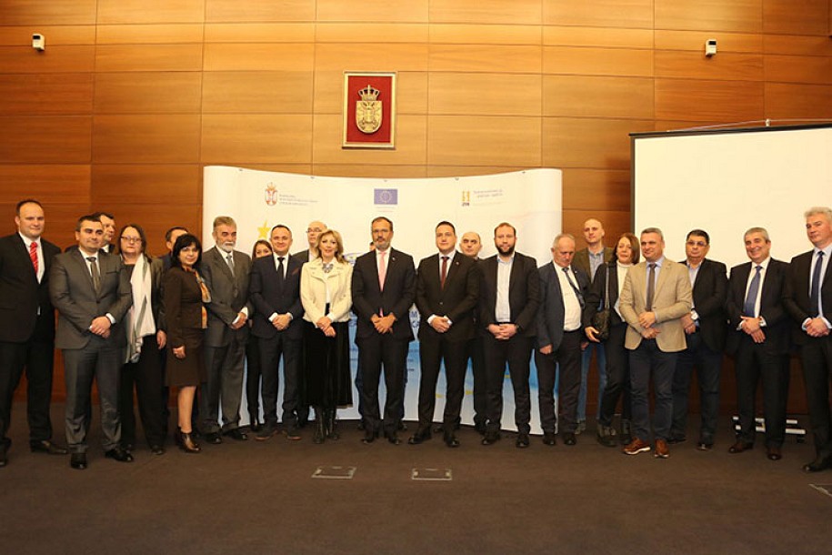 Potpisani ugovori o sprovođenju projekata u oblasti upravljanja imovinom na lokalnom nivou