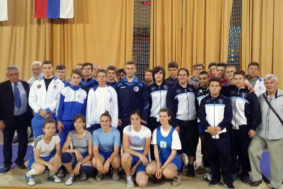 Pet medalja dizača tegova Spartaka na Prvenstvu Vojvodine za juniore