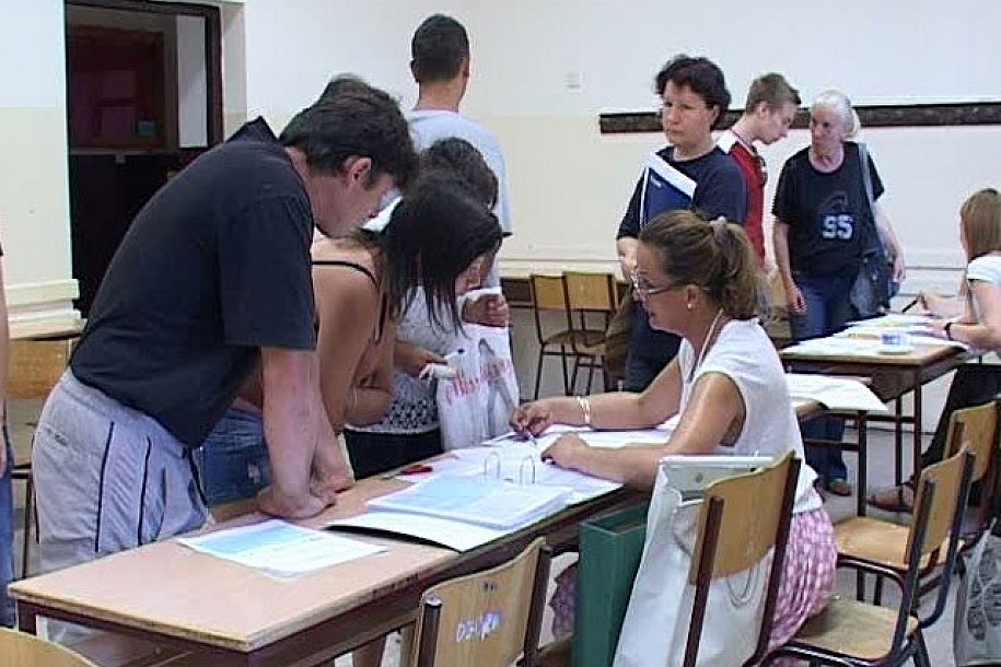 Počeo upis u srednje škole