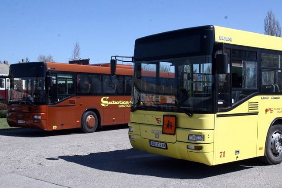 Autobusi saobraćaju praznično