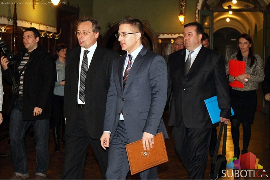 Ministar Stefanović na tribini „Policija u zajednici i bezbednost građana“