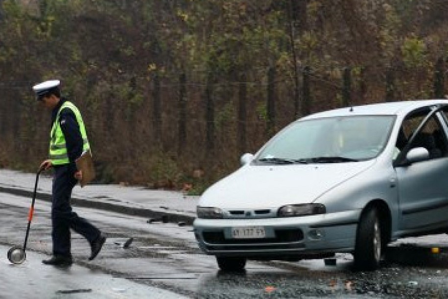 U sudaru jedan poginuo, a dvoje povređeno