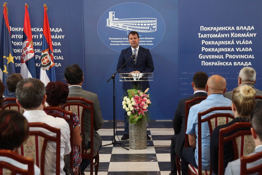 Subotici 12,7 miliona dinara za prevoz učenika srednjih škola na teritoriji APV