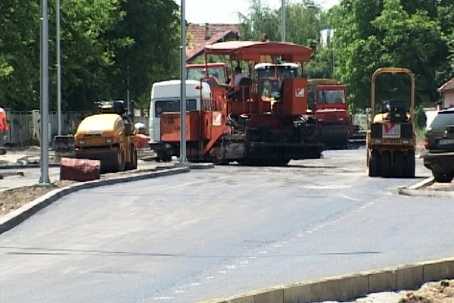 Počelo asfaltiranje Izvorske ulice