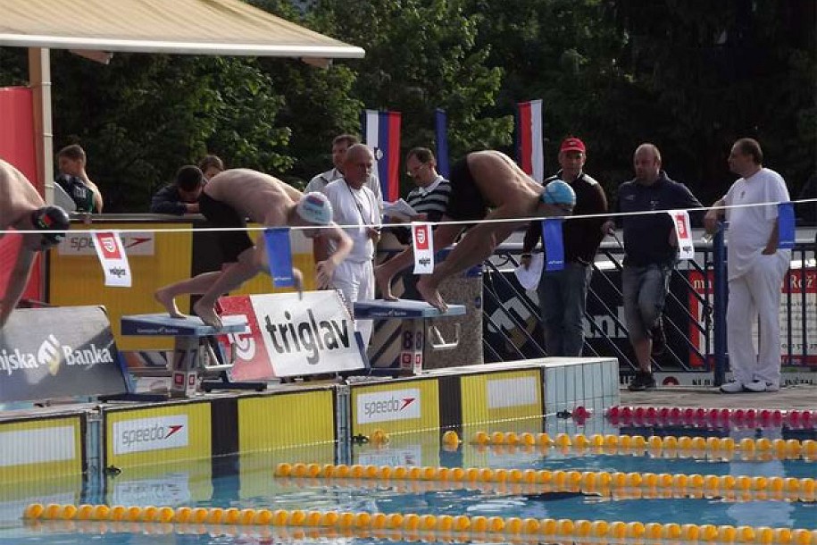 Kadeti i juniori treći, pioniri šesti na Prvenstvu Vojvodine u plivanju