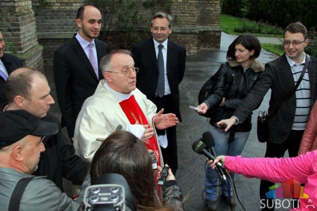 Osveštan toranj i krov Senćanske crkve