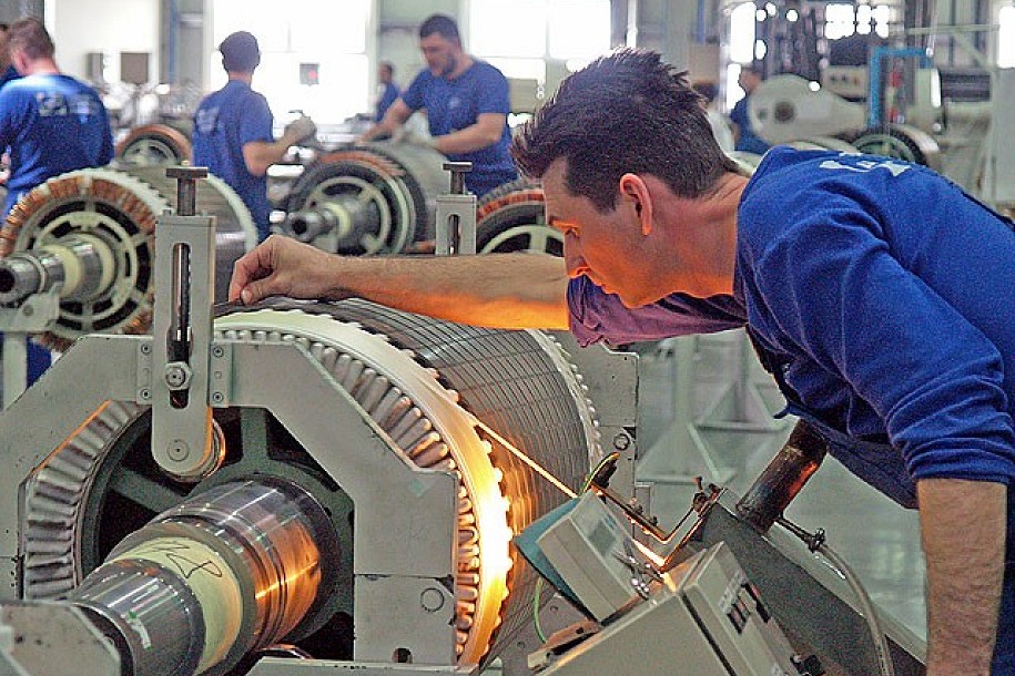 Krešu troškove, slušaju tržište i čekaju priliku