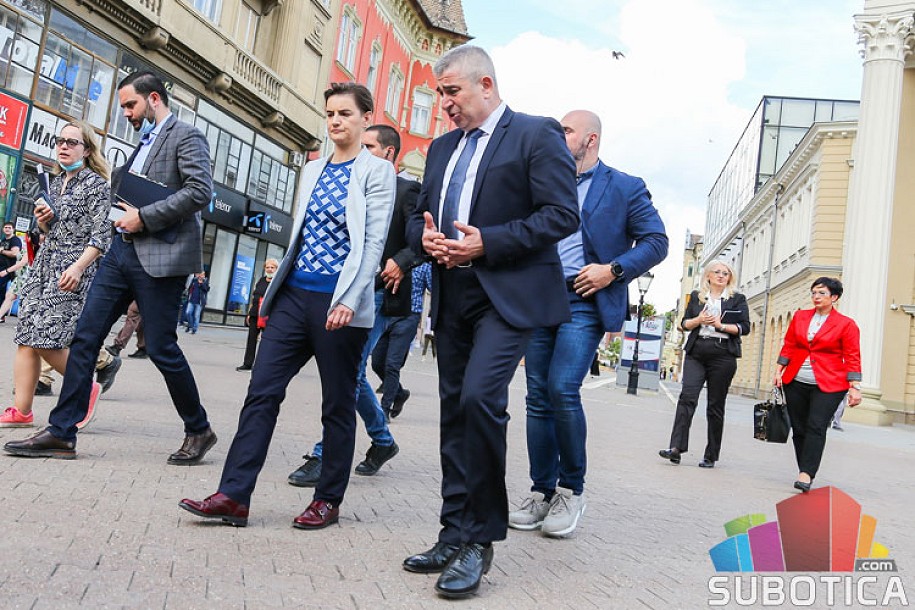 Premijerka Ana Brnabić obišla Kolevku, Narodno pozorište i akva park
