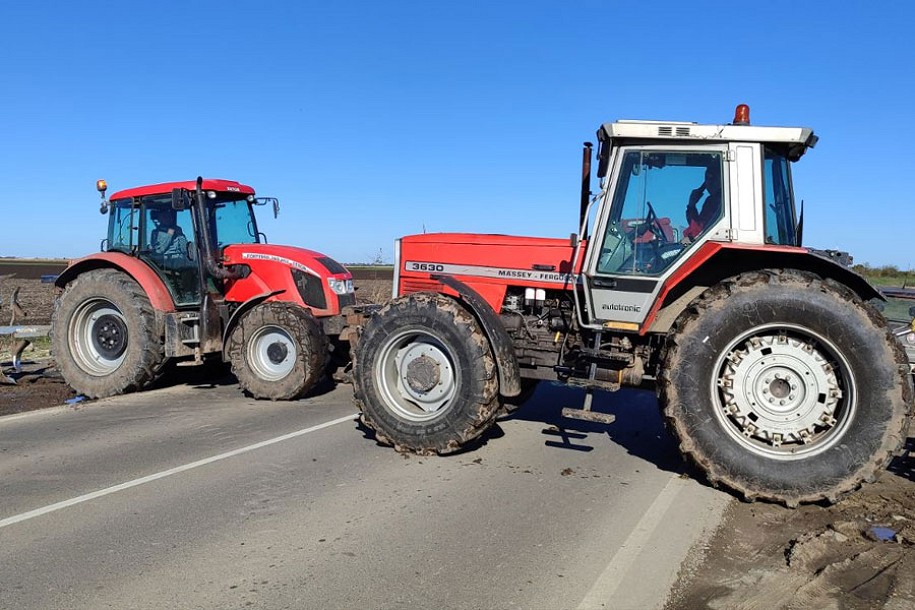 I danas blokade Bikovačke petlje i nadvožnjaka između Čantavira i Žednika