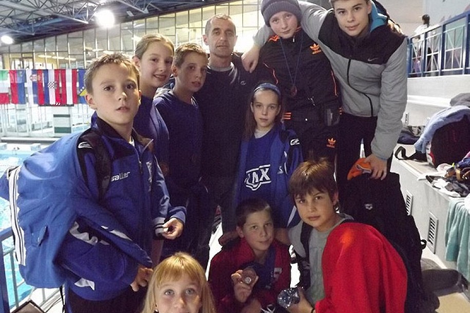 37 medalja i državni rekord za plivače Spartaka na mitingu u Sloveniji