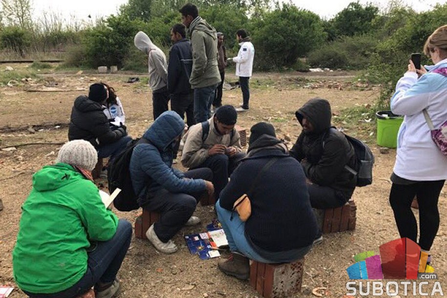 PzGS: Grade se kontejnerska naselja za migrante; Ivanišević: Neistiniti navodi, nema širenja kapaciteta za migrante