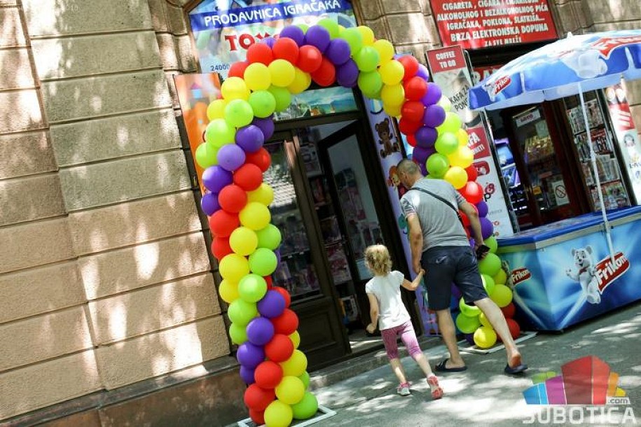 Otvorena prodavnica "Toys store" u centru grada