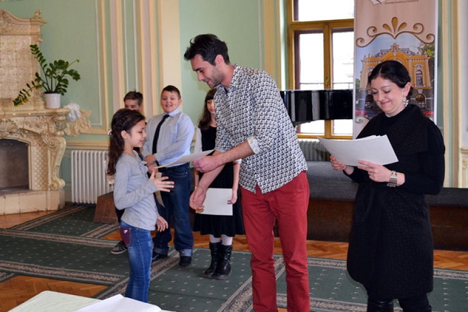 Održana smotra recitatora u Gradskoj biblioteci