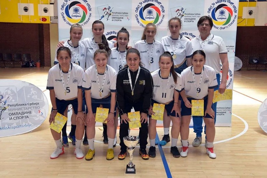 Ženska ekipa Hemijsko-tehnološke škole prvak Srbije u futsalu