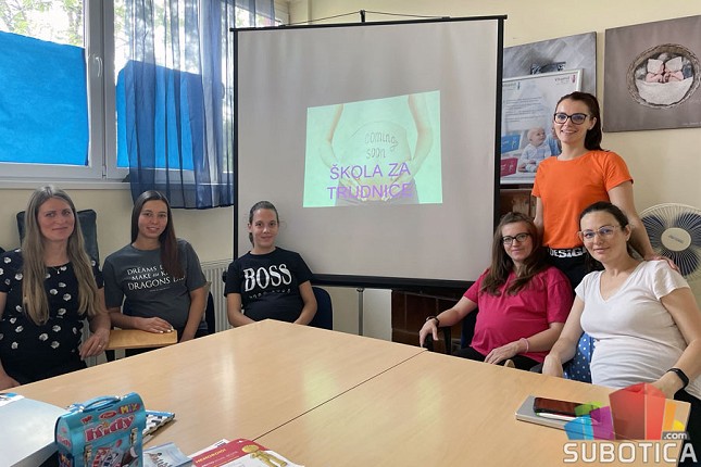 Školica za trudnice već četvrt veka priprema trudnice za porođaj i prve dane sa bebom