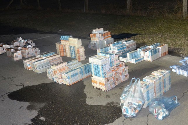 U autobusu na Kelebiji pronađene cigarete u vrednosti od 1,4 miliona dinara