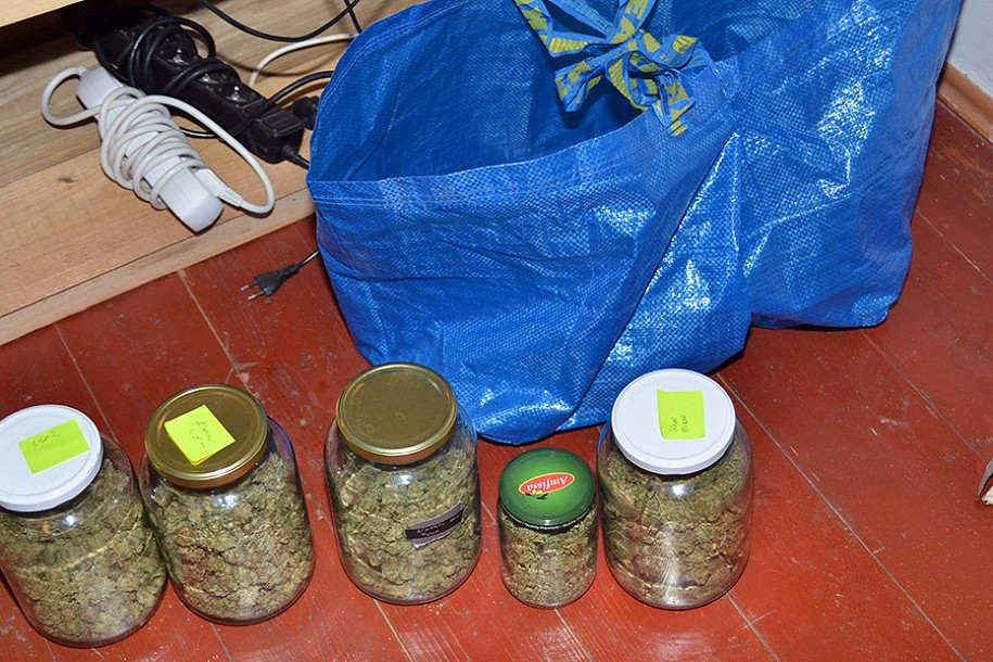 Otkrivena laboratorija za proizvodnju marihuane, uhapšen osumnjičeni