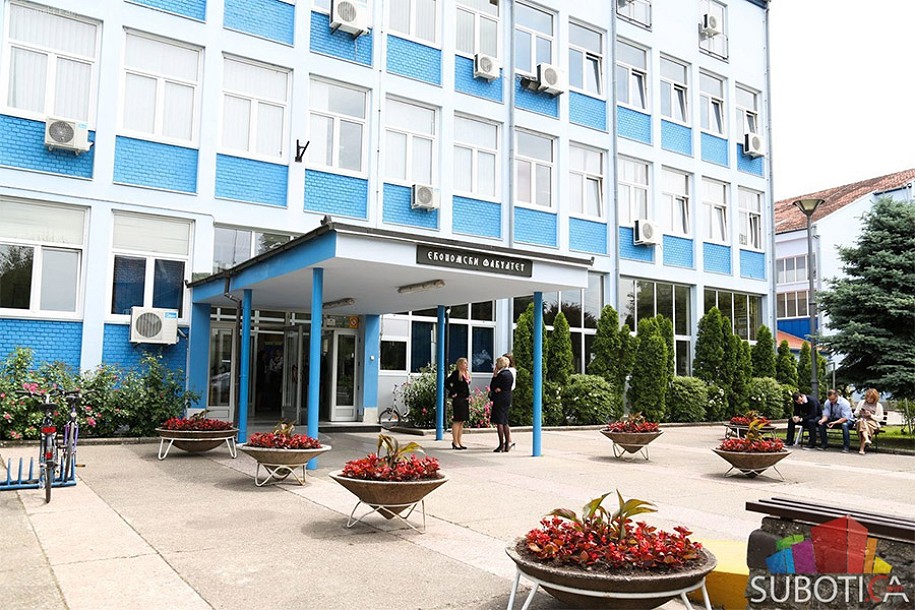 Upis studenata na Ekonomski fakultet u Subotici