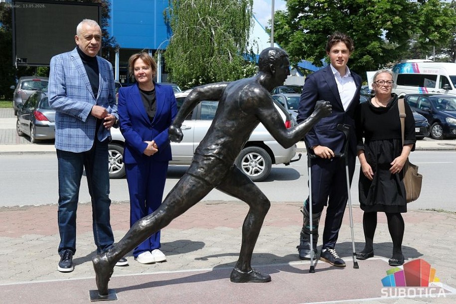 Uz prisustvo porodice otkrivena skulptura Jovana Mikića Spartaka