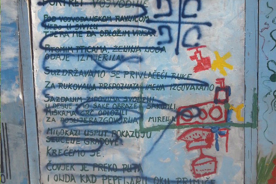 Ograda oko Narodnog pozorišta ponovo na meti vandala