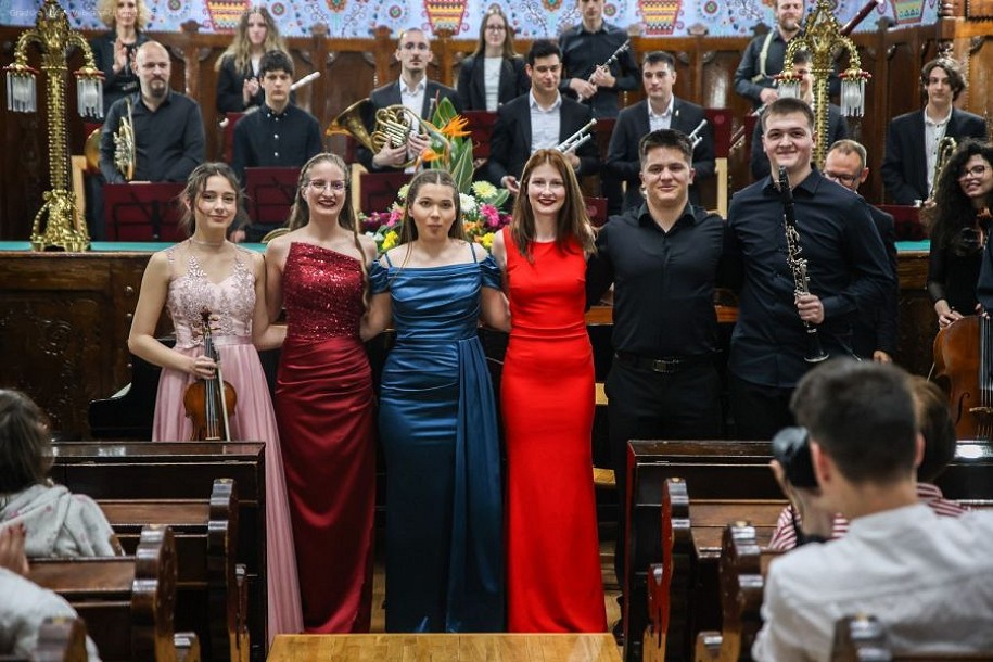Od marimbe do solo pevanja: Maturanti Muzičke škole priredili koncert za pamćenje