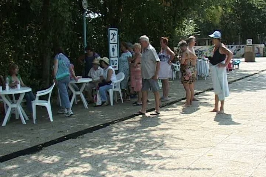 Bazar zdravlja na termalnom bazenu (Palić)