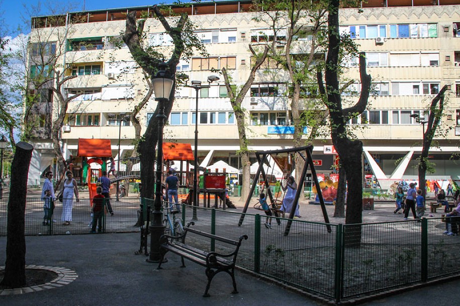Dečija igrališta bezbrižna mesta za decu?