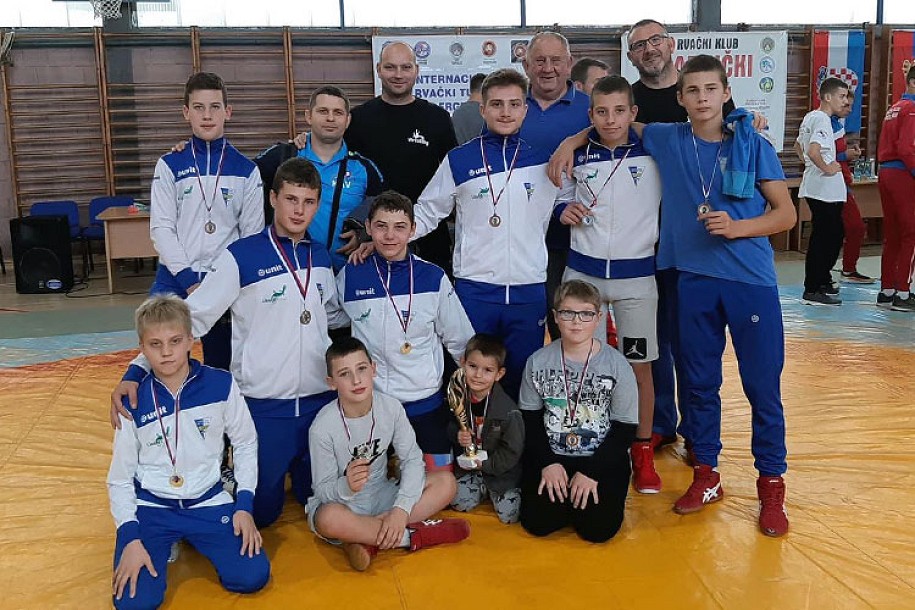Rvanje: Spartak osvojio 10 medalja u Somboru, Krstin najbolji takmičar
