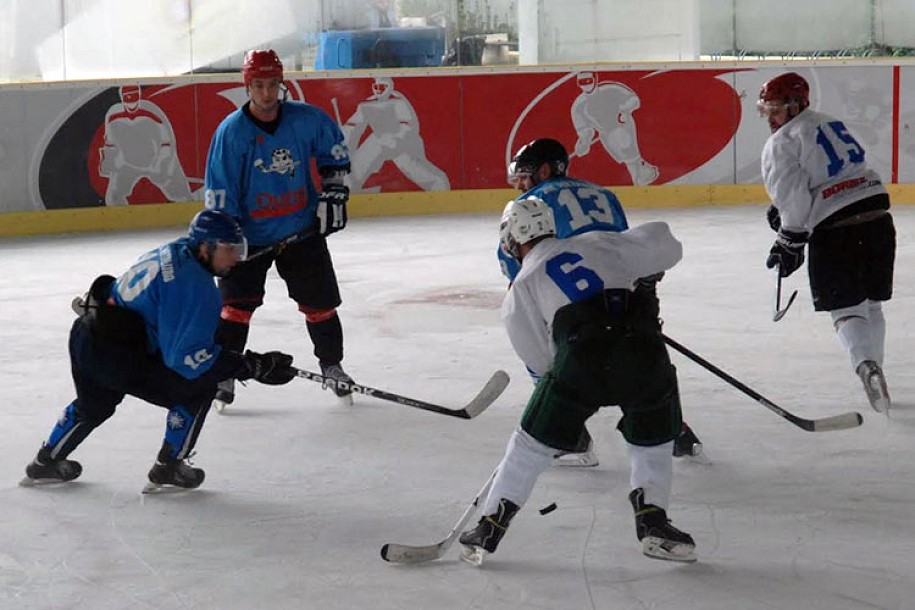 Seniori HK "Spartak" učestvovali na turniru "Skopje Ice Festival 2014"