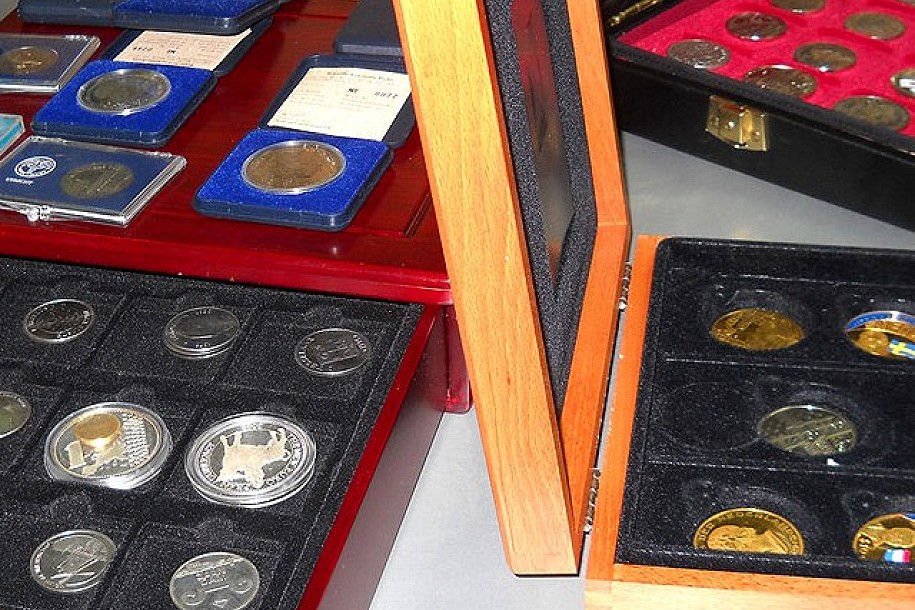 Sprečeno krijumčarenje poštanskih markica i starih novčića