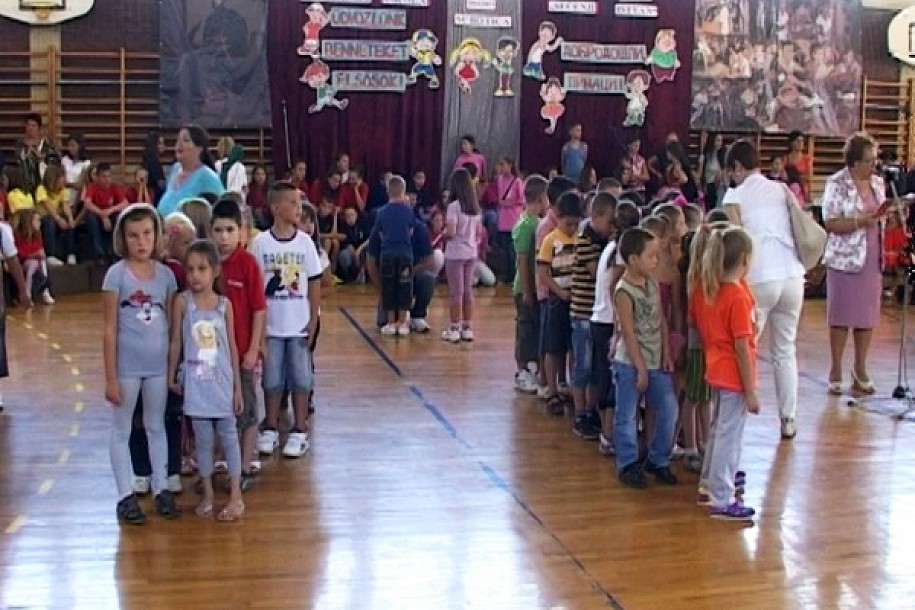 Prvaci seli u školske klupe