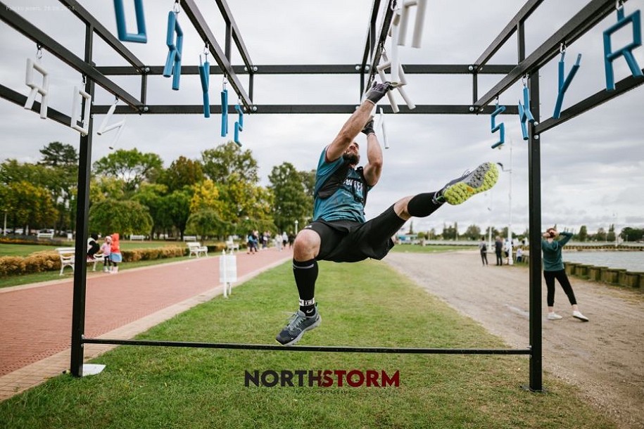 "Northstorm" trka u pravom smislu: takmičari savladavali prepreke po kiši i vetru