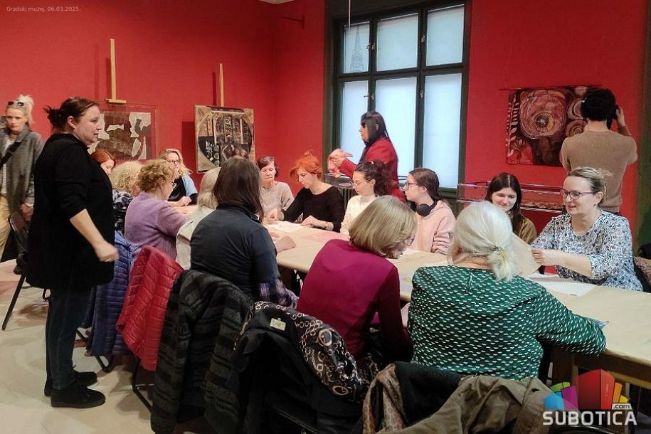 Uspešno realizovana radionica slikanja na svili u Gradskom muzeju