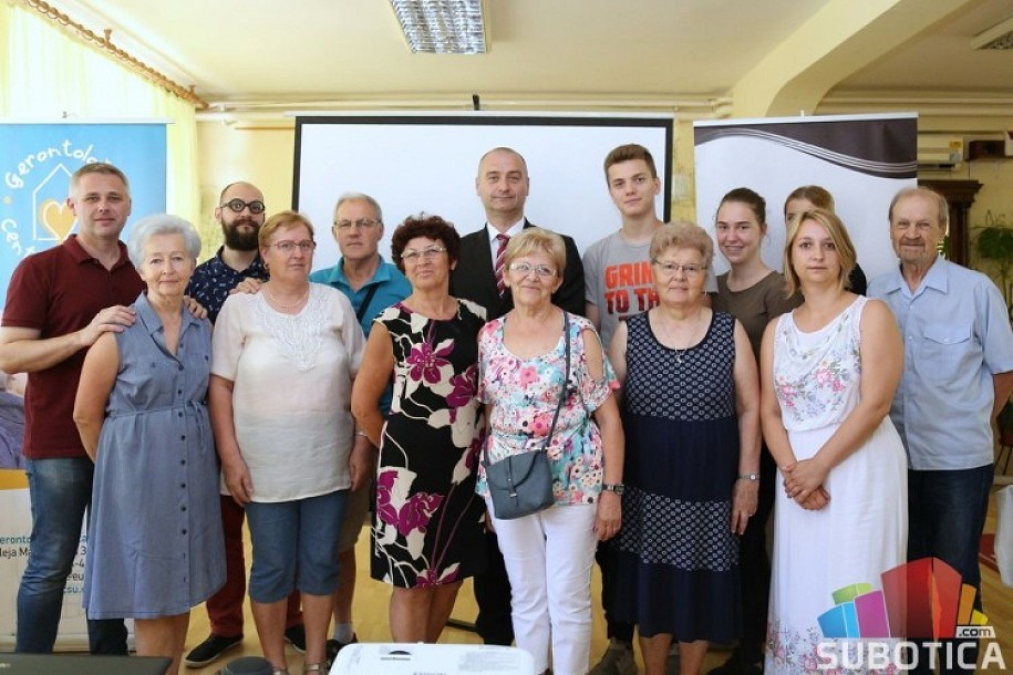 Uručeni sertifikati polaznicima obuke "Bezbedni na internetu"