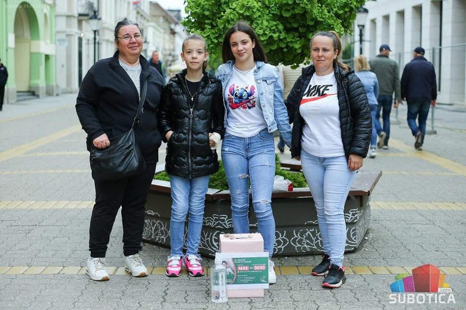 Nevena Brčić pesmom pomaže Mirjani