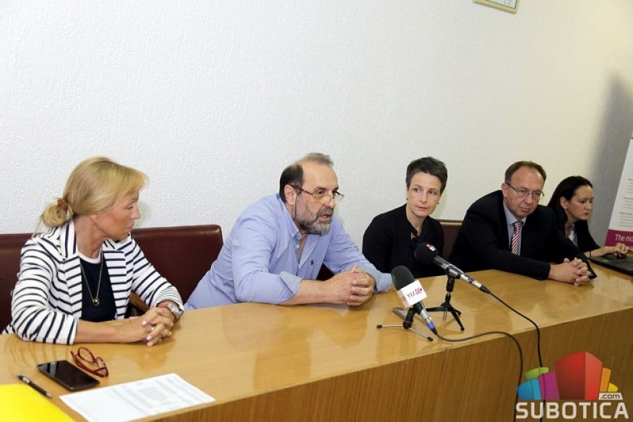 Subotički ginekolozi pioniri u savremenim operacijama endometrioze