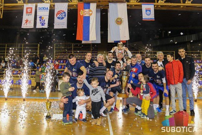 Mali fudbal: „Šeki enterijeri Real impeks“ pobednik 48. Novogodišnjeg turnira