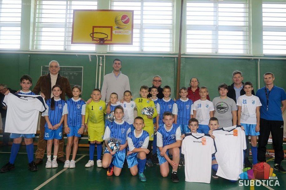 Fudbalskom klubu "Bikovo" uručena sportska oprema
