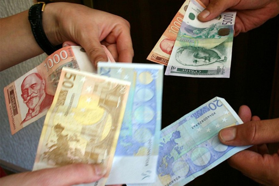 Srednji kurs evra: 117,27 dinara