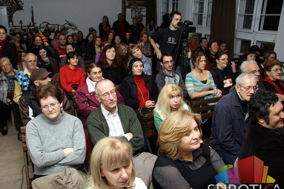 Vedrana Rudan u prepunom "Skladištu" promovisala knjigu "Kosturi okruga Medison"