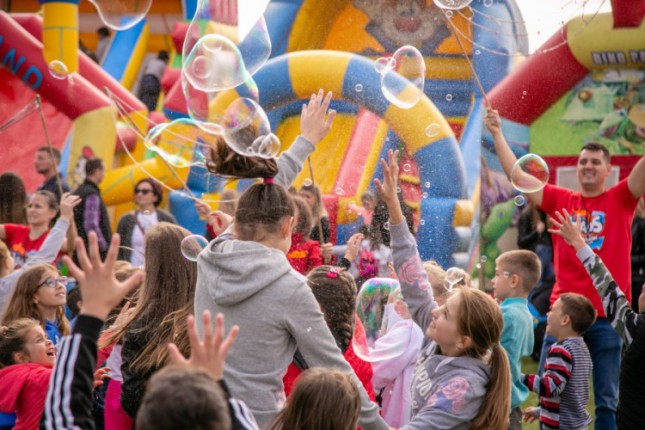 Održan "Porodični dan" zaposlenih u kompaniji "Swarovski"