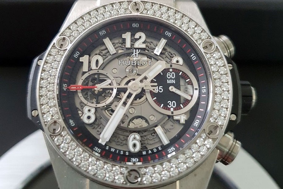 Zaplenjeni skupoceni sat i stomatološka oprema na Horgošu