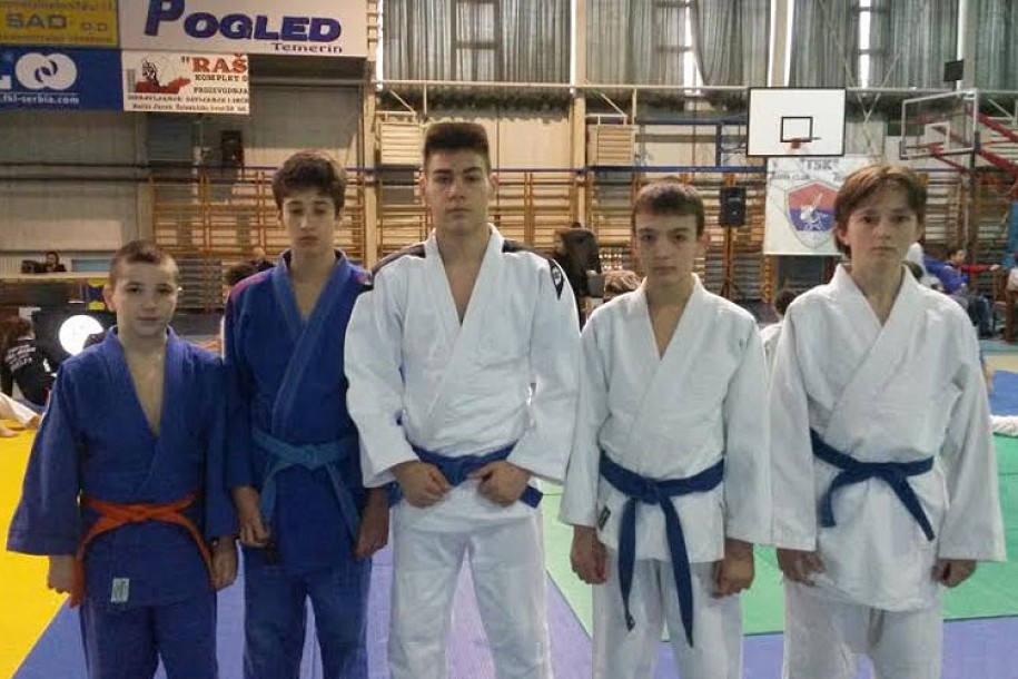 Pet medalja džudista Spartaka na turniru u Temerinu
