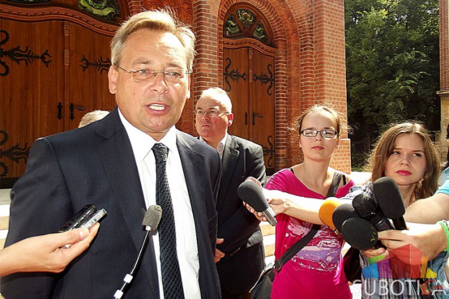 Gradonačelnik obišao radove na fasadi Sinagoge