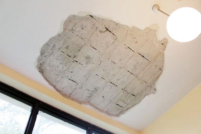 Malter sa plafona pao na đake i radnike OŠ "Sečenji Ištvan"