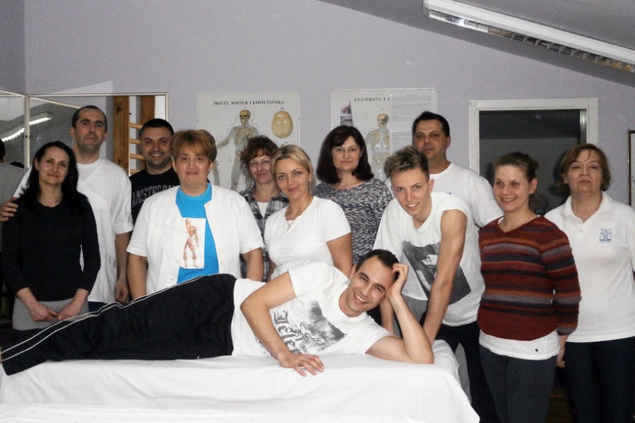Seminar masaže kamenjem lave u Srednjoj medicinskoj školi