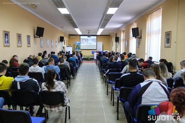 Preduzetništvo u fokusu info dana u Tehničkoj školi "Ivan Sarić"