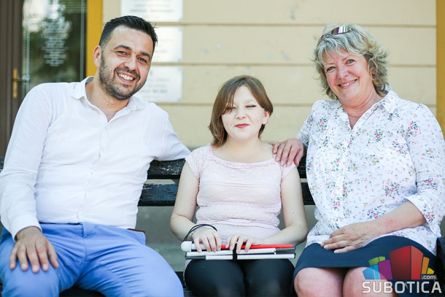 Ostvaren Danijelin san – slepa devojka dobila kuću u gradu!